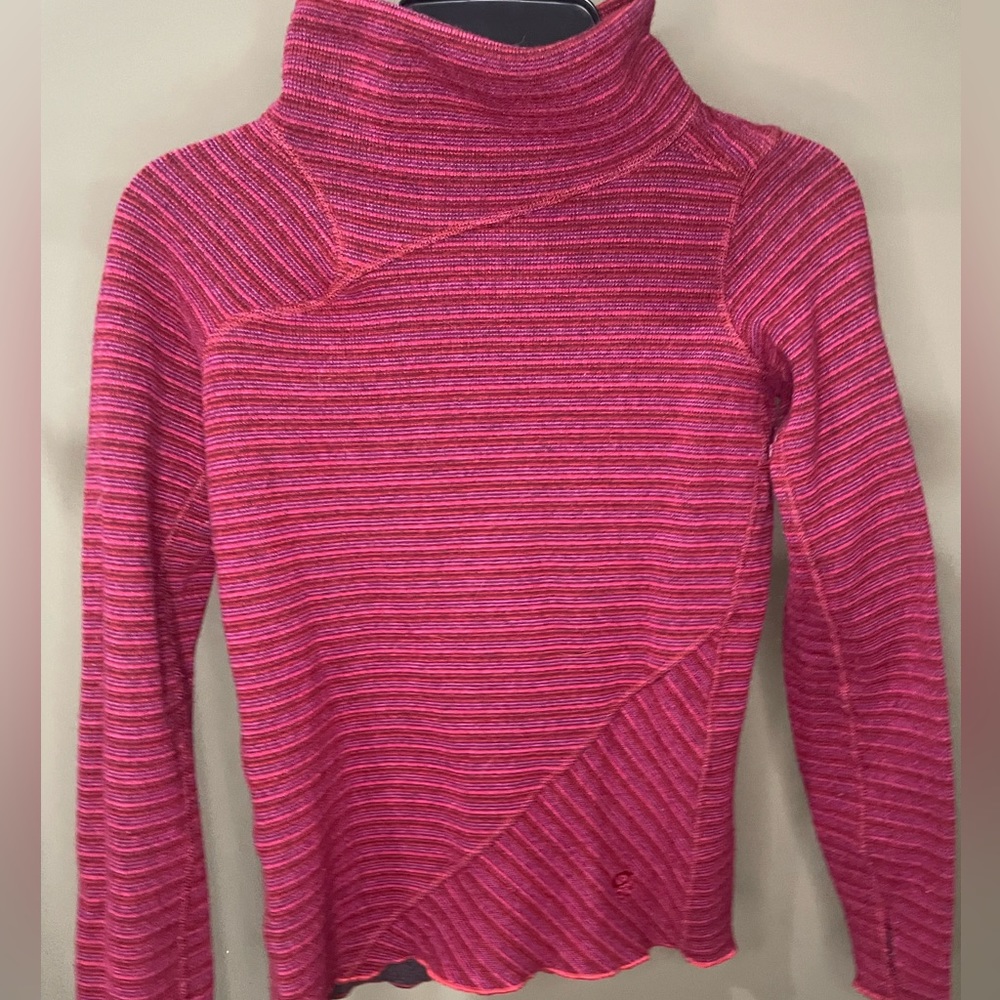 Mountain Hardware Sweater